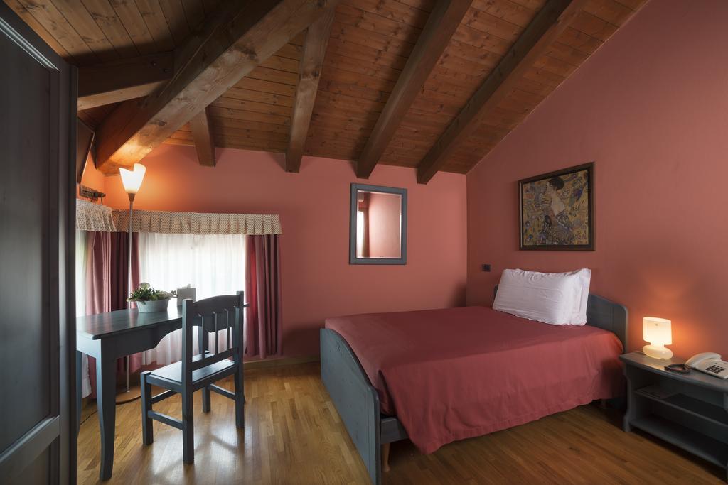 Country Hotel Al Gallo 오데르초 외부 사진
